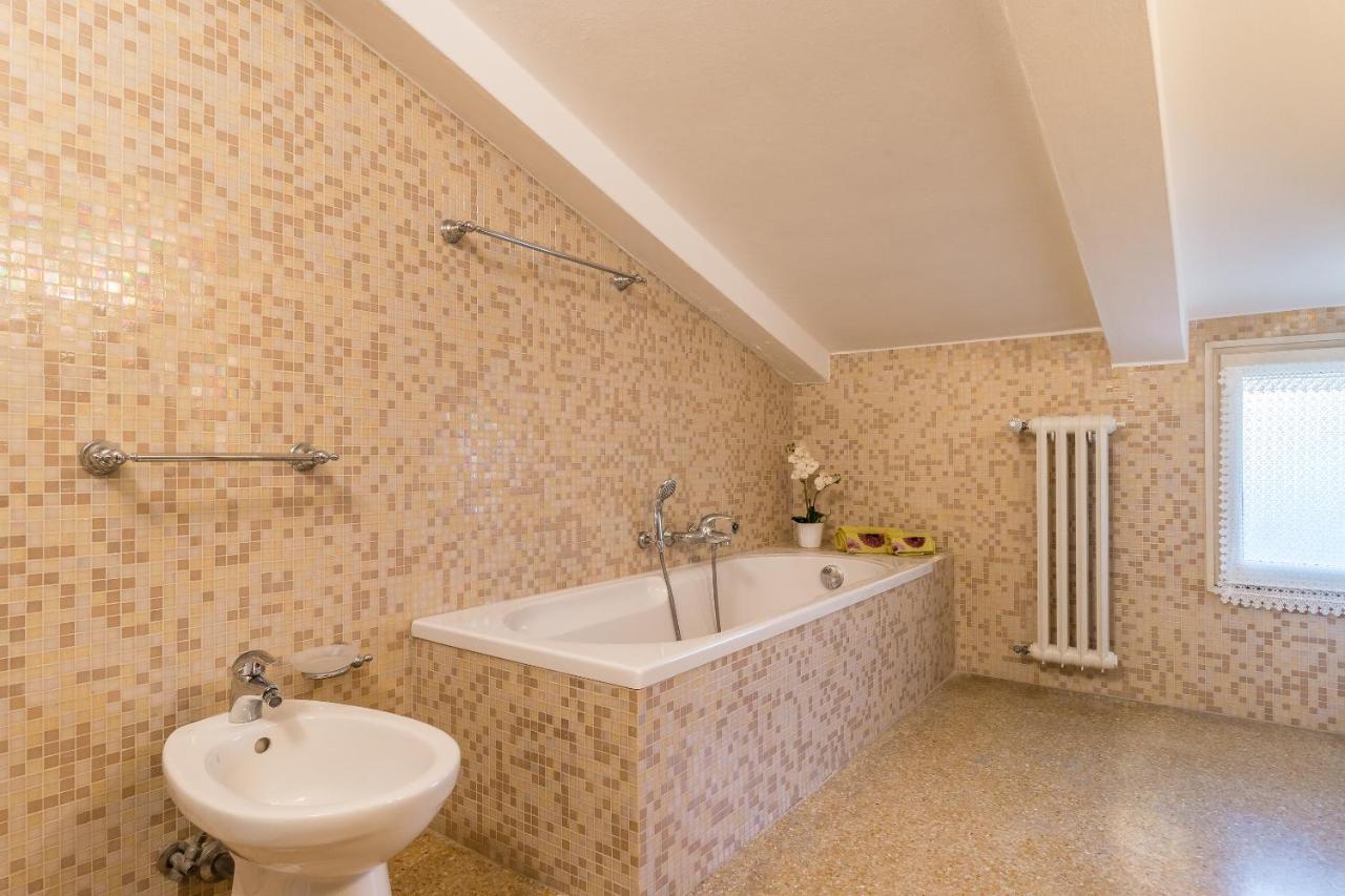 Red House Close To @accademia Bridge Appartement Venise